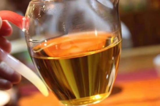 女人晚上喝紅茶好嗎，女人紅茶啥時候喝最好？