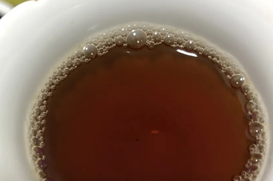 老白茶上火還是去火？夏季喝煮的老白茶會(huì)容易上火！