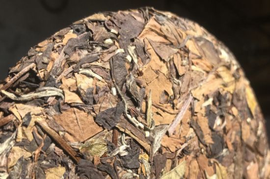 7年壽眉和2年白牡丹哪個好，老白茶壽眉與白牡丹的口感區(qū)別