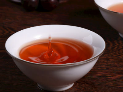 紅茶和綠茶的區(qū)別，常喝紅茶好還是綠茶好？