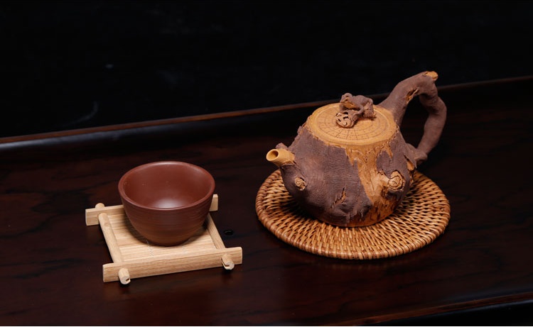 仿木外皮紫砂壺，創(chuàng)意木樁手工雕刻紫砂壺