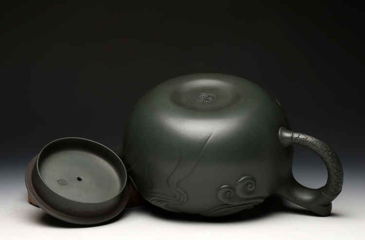 民國(guó)朱可心綠魚化龍宜興紫砂壺